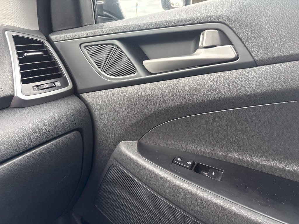 Used 2018 Hyundai Tucson SE FWD image 4