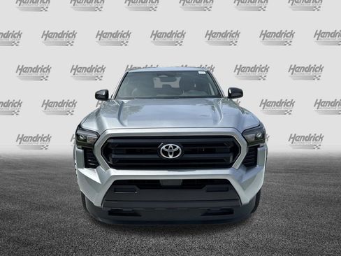 Used 2025 Toyota Tacoma SR image 3