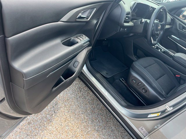Used 2025 Chevrolet Traverse LT FWD image 19
