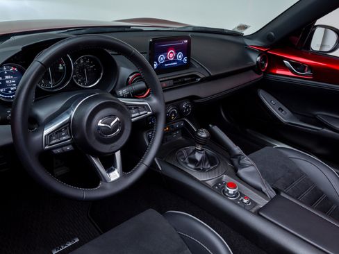 Used 2023 MAZDA MX-5 Miata Club RWD image 21