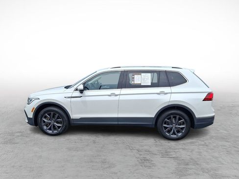 Used 2023 Volkswagen Tiguan SE AWD/4WD image 2