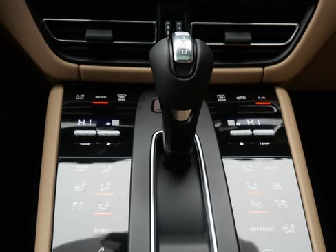 New 2026 Porsche Macan S image 18