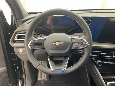 New 2026 Chevrolet Traverse LT w/ Driver Confidence Package AWD/4WD image 11