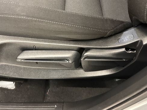 Used 2025 Honda CR-V LX image 21
