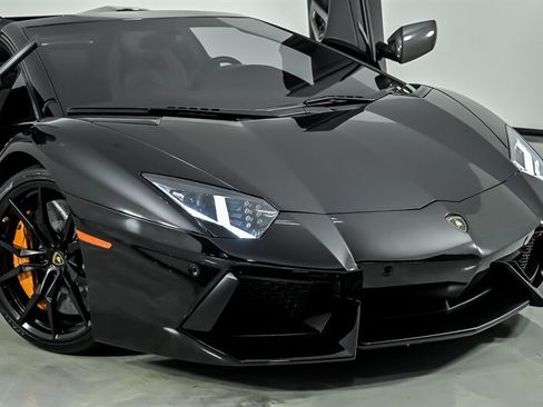 Used 2014 Lamborghini Aventador LP 700-4 AWD/4WD image 3
