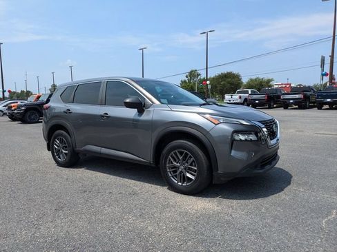 Used 2021 Nissan Rogue S FWD image 3