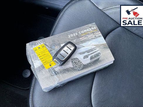 Used 2022 Jeep Compass High Altitude AWD/4WD image 11