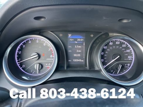 Used 2020 Toyota Camry SE FWD image 19