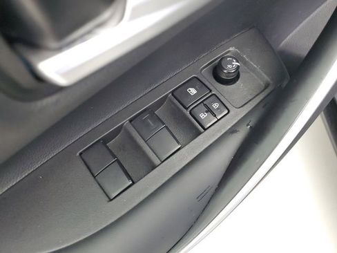 Used 2025 Toyota Corolla SE FWD image 21