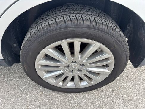 Used 2013 Lincoln MKX AWD image 5
