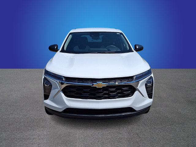 Used 2024 Chevrolet Trax LS FWD image 2