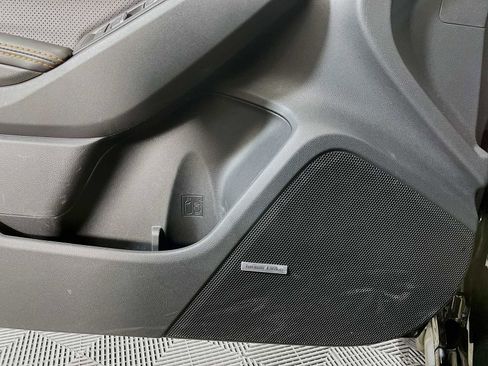 Used 2020 Subaru Crosstrek 2.0i Limited w/ Moonroof Package w/Navigation image 17