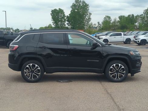 Used 2023 Jeep Compass Limited AWD/4WD image 2