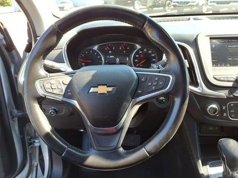 Used 2022 Chevrolet Equinox LT FWD image 18