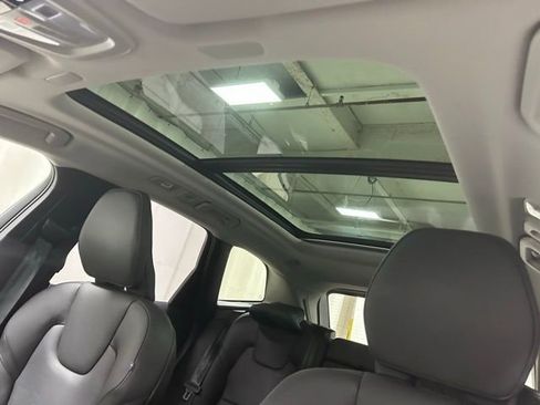 Used 2025 Volvo XC60 B5 Plus AWD/4WD image 22