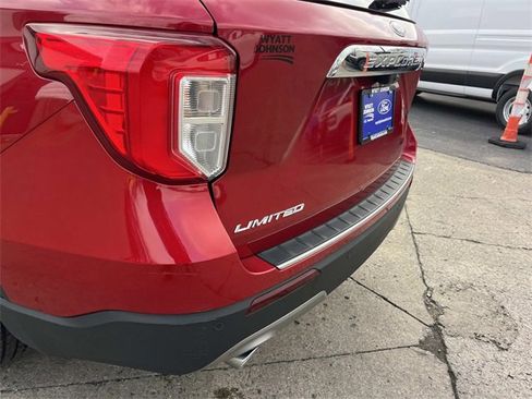 Used 2024 Ford Explorer Limited image 10