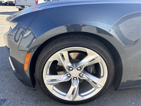 Used 2023 Chevrolet Camaro LT w/ Technology Package image 18
