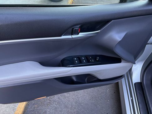 Used 2018 Toyota Camry LE w/ Moonroof Package FWD image 14