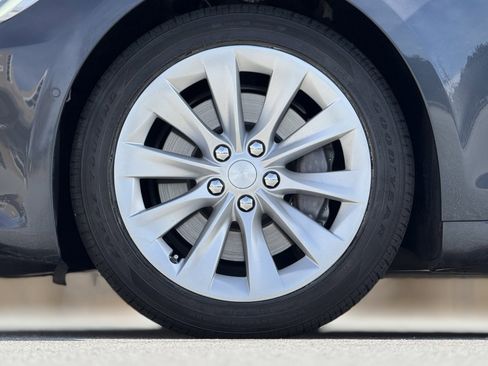 Used 2018 Tesla Model S 75D image 19