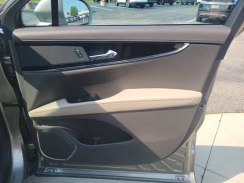 Used 2023 Lincoln Nautilus Reserve AWD/4WD image 27