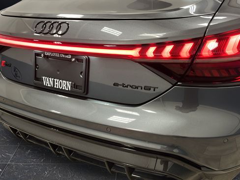 Used 2023 Audi RS e-tron GT w/ Ceramic Brake Package AWD/4WD image 33