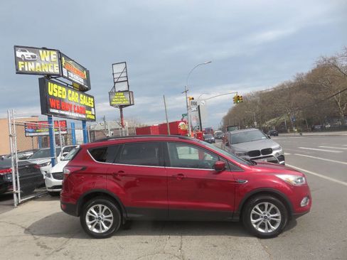 Used 2018 Ford Escape SEL AWD/4WD image 9