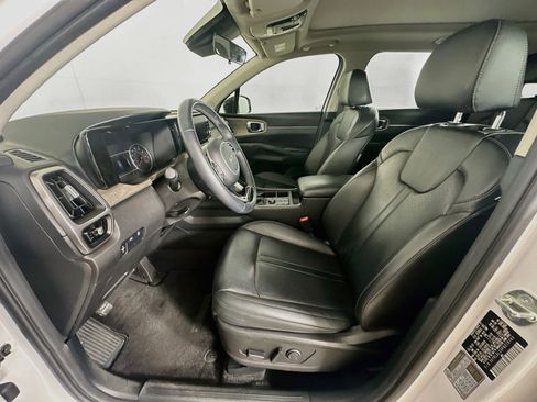 Used 2023 Kia Sorento S w/ Panoramic Sunroof Package AWD/4WD image 13