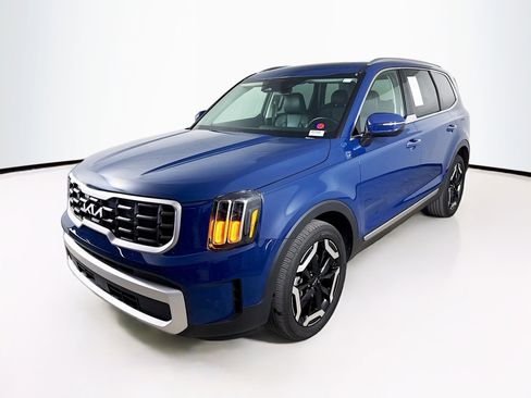 Used 2025 Kia Telluride S image 4
