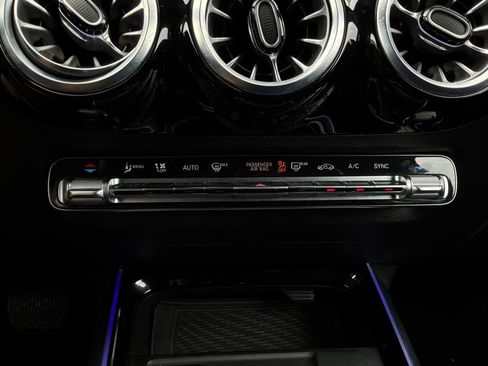 Used 2025 Mercedes-Benz GLA 250 image 30