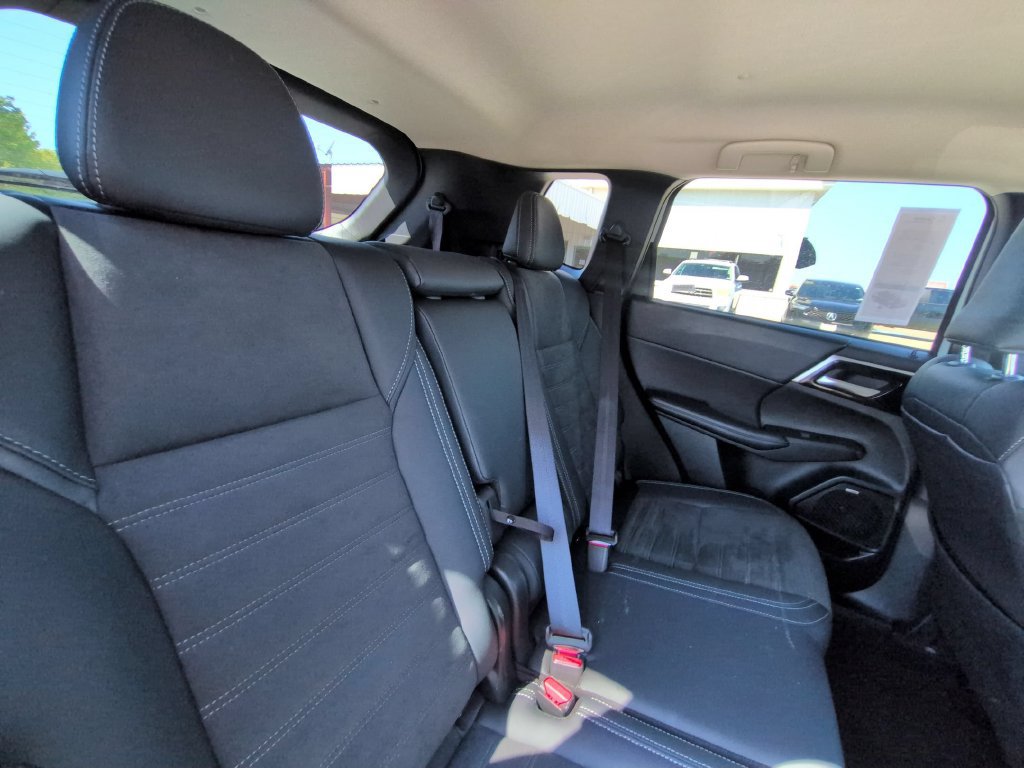 Used 2025 Mitsubishi Outlander SE AWD/4WD image 29