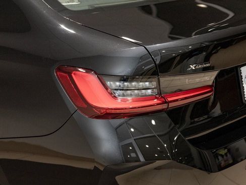 Used 2026 BMW 330i xDrive Sedan w/ Premium Package image 9