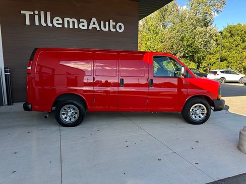 Used 2014 Chevrolet Express 1500 AWD image 8