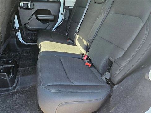 Used 2019 Jeep Wrangler Unlimited Sport S image 16