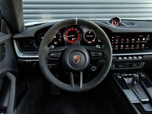 Certified 2024 Porsche 911 Dakar image 20