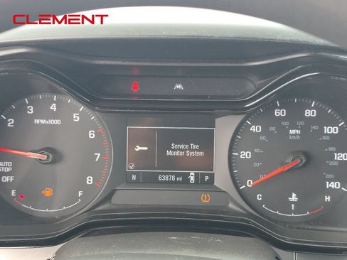 Used 2024 Chevrolet Trax LS FWD image 2