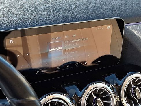 Used 2022 Mercedes-Benz GLA 250 4MATIC image 16