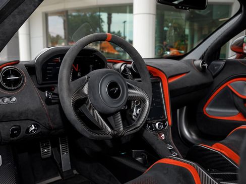 Used 2021 McLaren 765LT RWD image 43
