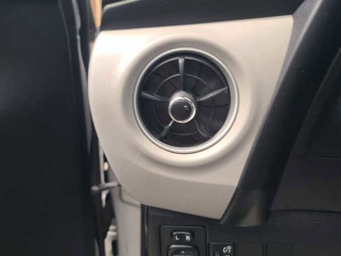 Used 2017 Toyota Corolla L image 7