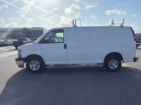 Used 2019 Chevrolet Express 2500 w/ Driver Convenience Package RWD image 2