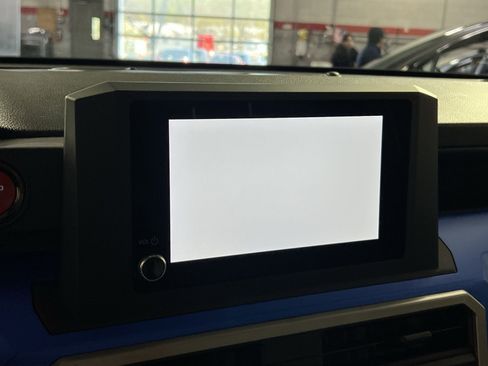 Used 2025 Toyota Tacoma TRD Off-Road image 17