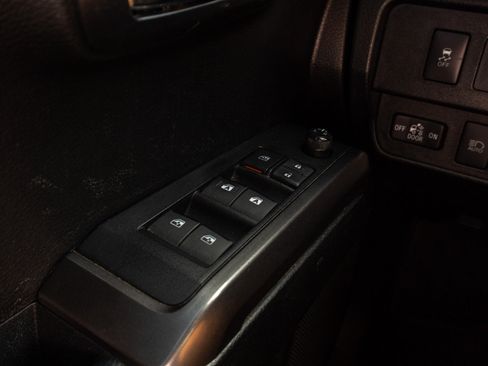Used 2021 Toyota Tacoma TRD Off-Road w/ Technology Package AWD/4WD image 26