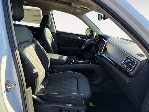 New 2026 Volkswagen Atlas SEL Premium R-Line image 19