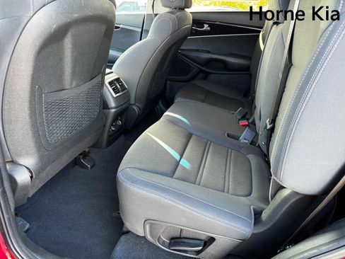 Used 2020 Kia Sorento AWD V6 image 12