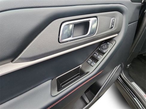 Used 2025 Ford Explorer ST-Line image 11