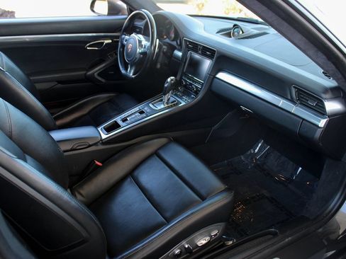 Used 2013 Porsche 911 Carrera 4S AWD/4WD image 18