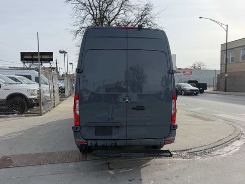 Used 2019 Mercedes-Benz Sprinter 144 image 6