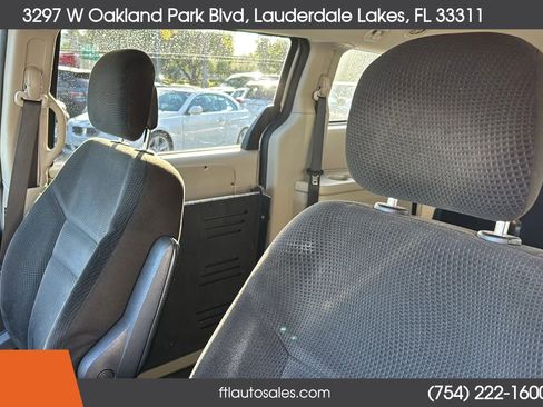 Used 2016 Dodge Grand Caravan SXT w/ Rear Park Assist Package image 25