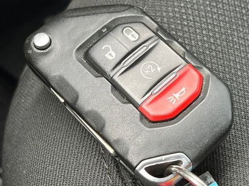 Used 2021 Jeep Gladiator Sport AWD/4WD image 32