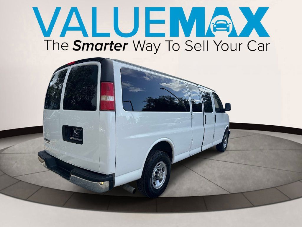 Used 2016 Chevrolet Express 3500 LT w/ LT Preferred Equipment Group RWD image 3