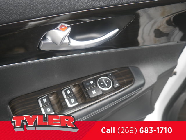 Used 2020 Kia Sorento EX AWD/4WD image 19